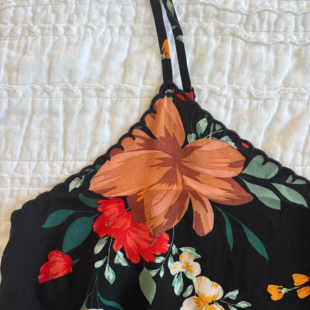 NWOT Old Navy Floral Dressy Tank - Picture 2 of 4